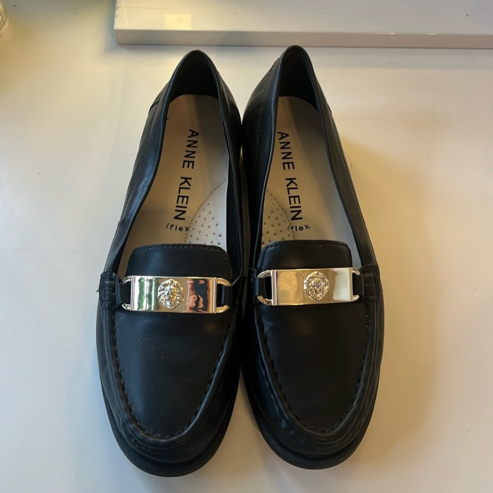 Anne Klein loafers, Size 6. New without tags.